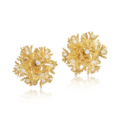 View full screen - View 1 of Lot 1842. PAIR OF GOLD AND DIAMOND EARCLIPS | 卡地亞 | K金 配 鑽石 耳夾一對.