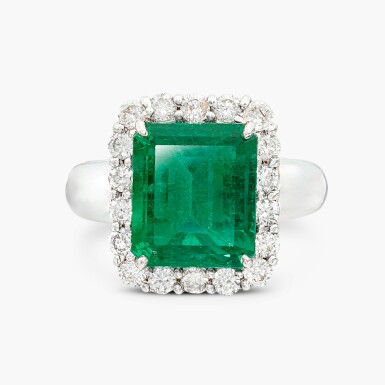 View full screen - View 1 of Lot 1284. Emerald and Diamond Ring | 5.42克拉「哥倫比亞」祖母綠 配 鑽石 戒指.