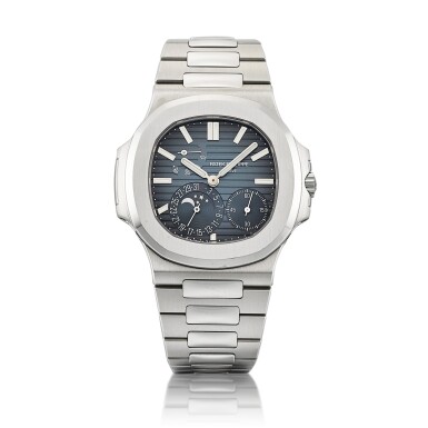 View full screen - View 1 of Lot 8002. Nautilus, Reference 5712 | A stainless steel bracelet watch with date, moon phases and power reserve indication, Circa 2017 | 百達翡麗 | Nautilus 型號5712 | 精鋼鏈帶腕錶,備日期、月相及動力儲備顯示,約2017年製.