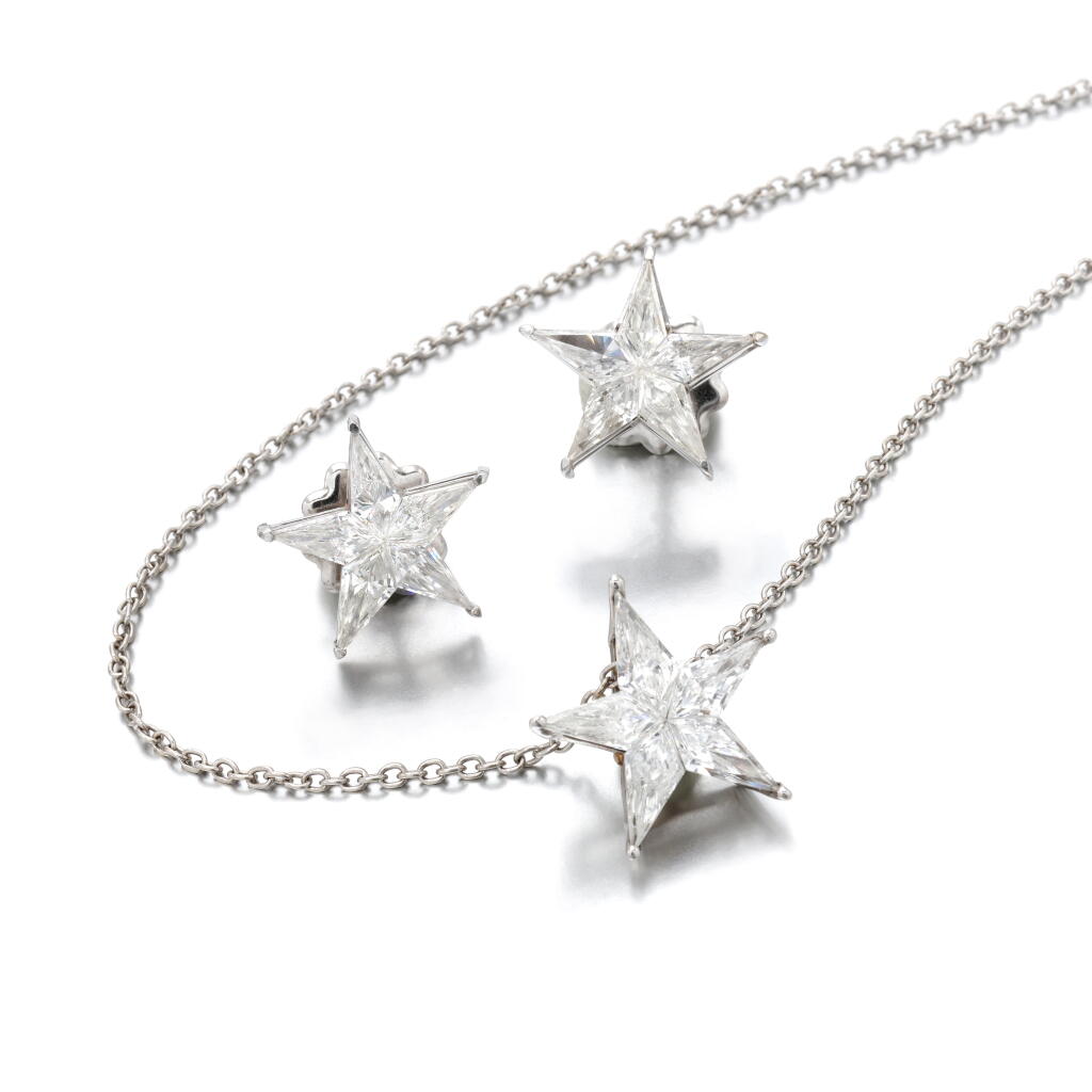 View full screen - View 1 of Lot 229. Diamond necklace and earrings | Collana e orecchini in diamanti .