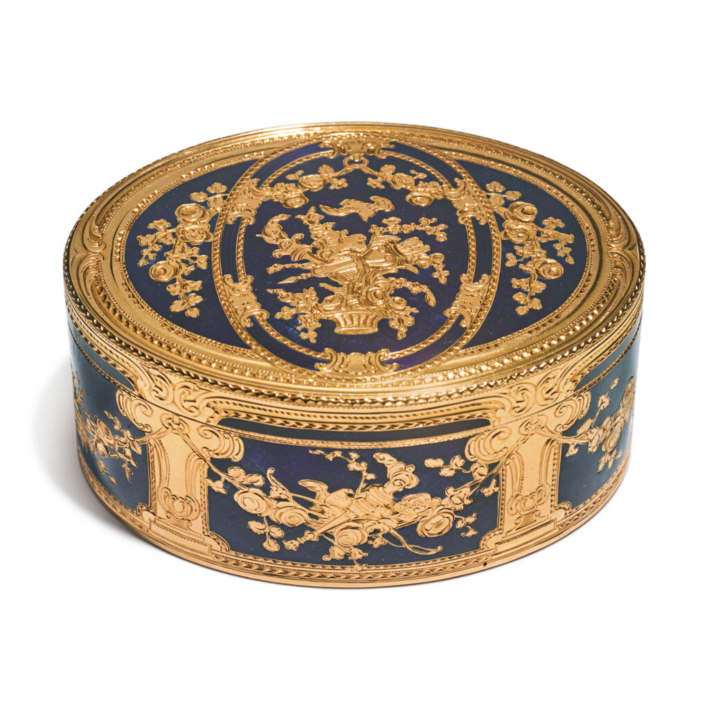 View full screen - View 1 of Lot 695. AN ENAMELED GOLD LARGE OVAL SNUFF BOX, PROBABLY HANAU, CIRCA 1775.
