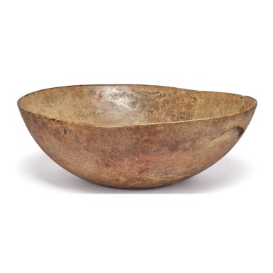 View full screen - View 1 of Lot 1644. LARGE IROQUOIS ASH BURL BOWL WITH RECESSED HANDLES, PROBABLY MOHAWK, NEW YORK STATE, SECOND HALF 18TH CENTURY.