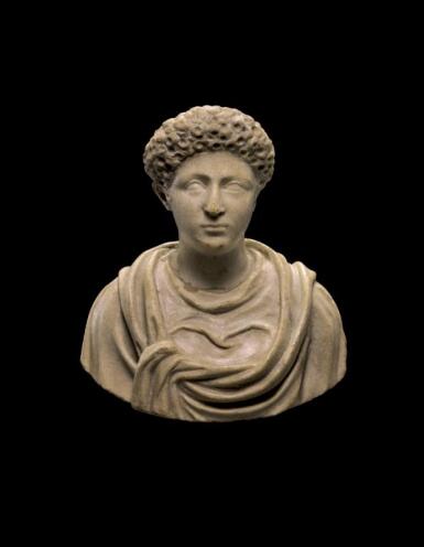 View full screen - View 1 of Lot 245. A ROMAN MARBLE HEAD OF A YOUNG WOMAN, FLAVIAN, LATE 1ST CENT. A.D., ON 17TH/18TH CENTURY SHOULDERS.