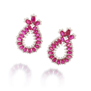 View full screen - View 1 of Lot 63. PAIR OF RUBY AND DIAMOND EARRINGS (PAIO DI ORECCHINI IN RUBINI E DIAMANTI.