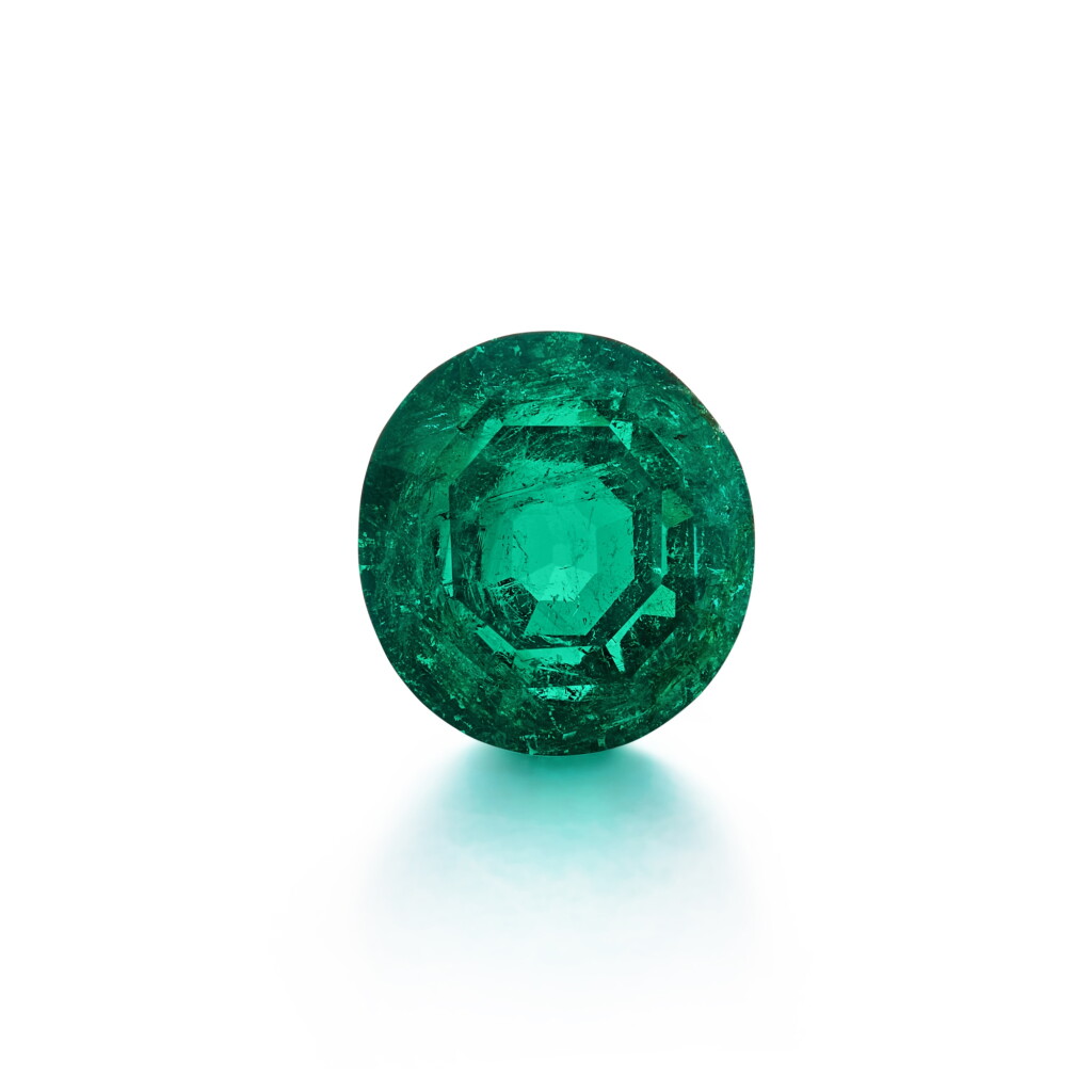 View full screen - View 1 of Lot 800. Unmounted Emerald weighing 4.87 carats.