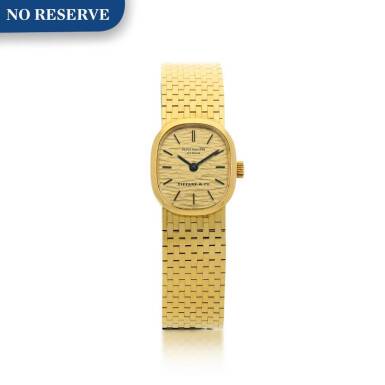 全萤幕检视 - 查看147PATEK PHILIPPE | REFERENCE 4106 RETAILED BY TIFFANY & CO.: A YELLOW GOLD BRACELET WATCH, MADE IN 1974的1