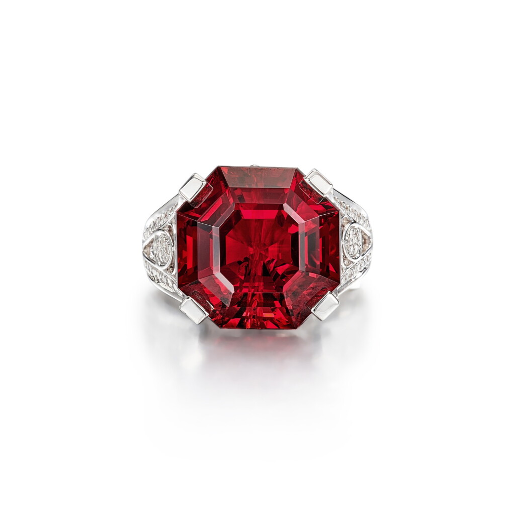 View full screen - View 1 of Lot 2878. Spessartite Garnet and Diamond Ring | 15.21克拉 石榴石 配 鑽石 戒指.