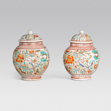 View full screen - View 1 of Lot 54. A PAIR OF EARLY ENAMELLED VASES AND COVERS, EDO PERIOD, MID TO LATE 17TH CENTURY.