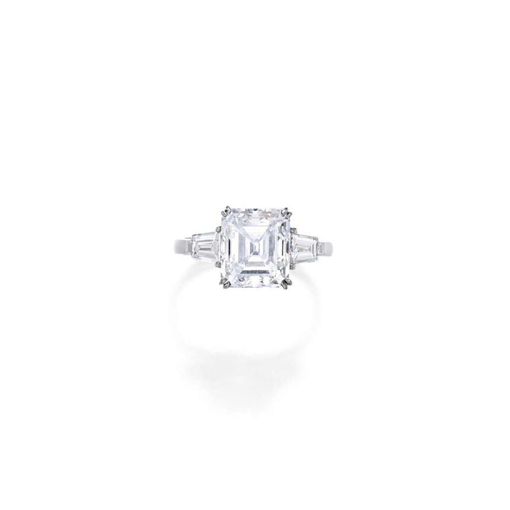 View full screen - View 1 of Lot 36. Diamond Ring.