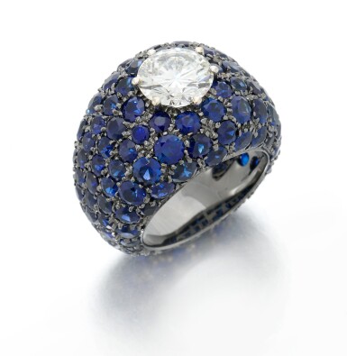View full screen - View 1 of Lot 136. Sapphire and diamond ring (Anello con zaffiri e diamante).
