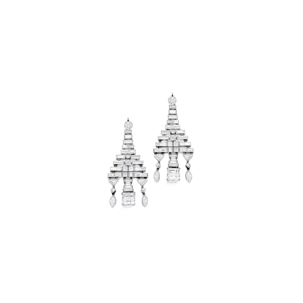 View full screen - View 1 of Lot 450. PAIR OF DIAMOND EARRINGS | 鑽石耳環一對.