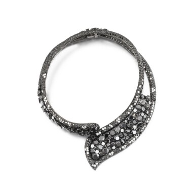 View full screen - View 1 of Lot 230. Coloured diamond and diamond choker.