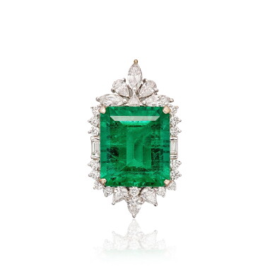 View full screen - View 1 of Lot 2791. Emerald and Diamond Pendant / Brooch | 祖母綠 配 鑽石 掛墜 / 胸針.