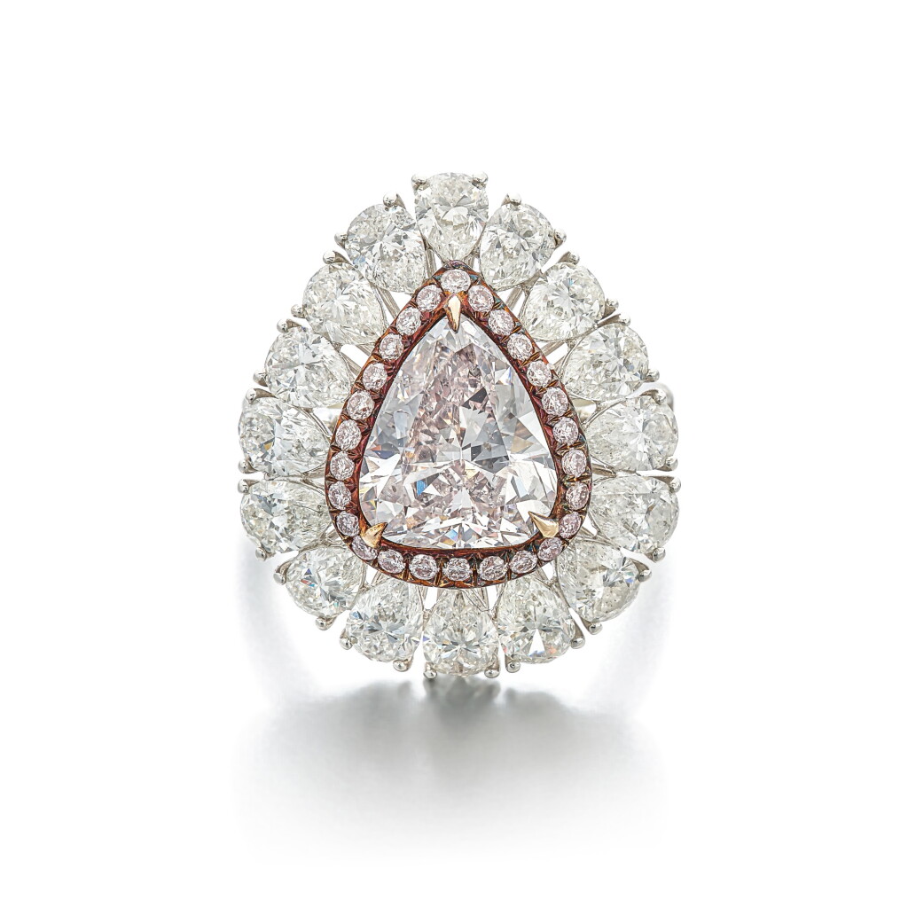 全螢幕檢視 - 查看1761Light Pink Diamond and Diamond Ring | 2.72克拉 淡粉色鑽石 配 鑽石 戒指的1