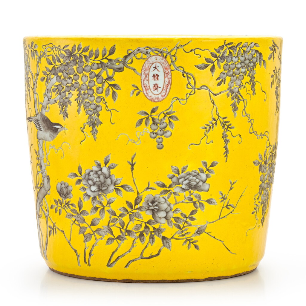 View full screen - View 1 of Lot 401. A large yellow-ground grisaille-enamelled 'dayazhai'-style jardinière Qing dynasty, Guangxu period | 清光緒 大雅齋黃地墨彩藤蘿花鳥紋缸.