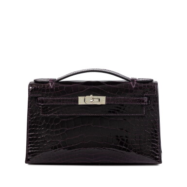 View full screen - View 1 of Lot 678. Améthyste Shiny Mississipiensis Alligator Kelly Pochette Palladium Hardware, 2015.
