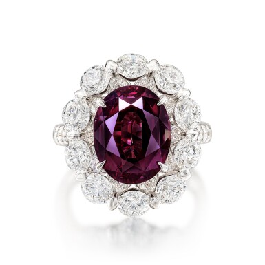 View full screen - View 1 of Lot 1403. ALEXANDRITE AND DIAMOND RING | 天然「斯里蘭卡」未經處理亞歷山大變色石 配 鑽石 戒指 (亞歷山大變色石重約6.23克拉).
