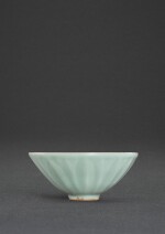 A Longquan celadon 'lotus' bowl, Southern Song dynasty | 南宋 龍泉青釉蓮瓣斗笠盌