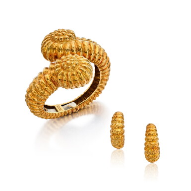 View full screen - View 1 of Lot 289. Gold Cuff-Bracelet and Pair of Earclips.
