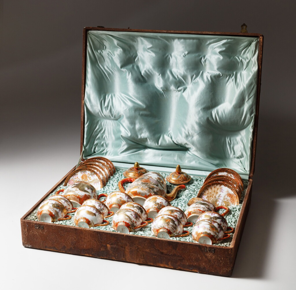 View full screen - View 1 of Lot 225. A Kutani tea set Japan, Meiji period | 日本 明治時代 九谷燒茶具一套.
