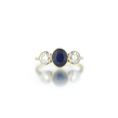 View full screen - View 1 of Lot 228. Bague saphir et diamant | Sapphire and diamond ring.