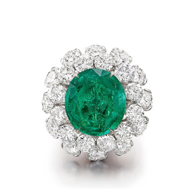View full screen - View 1 of Lot 291. Emerald and Diamond Ring | 12.01克拉「哥倫比亞」祖母綠 配 鑽石 戒指.