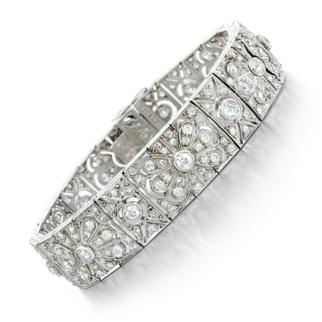View full screen - View 1 of Lot 20. Diamond bracelet.