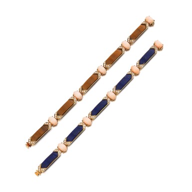 View full screen - View 1 of Lot 152. Paire de bracelets pierres dures et corail | Pair of hardstone and coral bracelets.