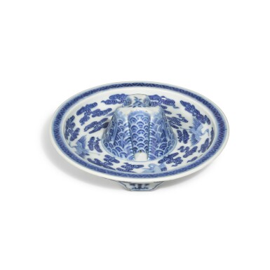 View full screen - View 1 of Lot 261. A blue and white jue stand, Seal mark and period of Qianlong.
