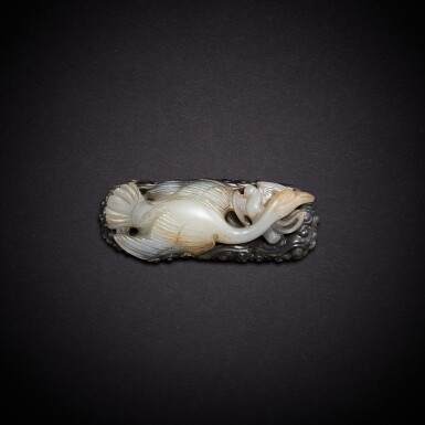 View full screen - View 1 of Lot 9472. A grey and white jade 'goose' plaque, Qing dynasty, 18th century | 清十八世紀 灰白玉子母雁牌.