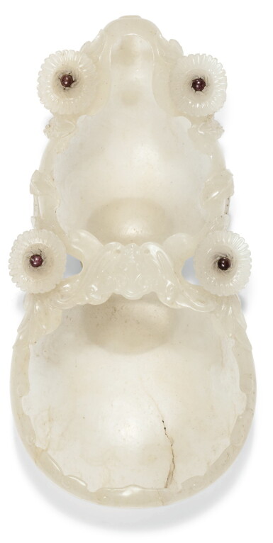 View full screen - View 1 of Lot 114. RARE RINCE-PINCEAU DE STYLE MOGHOL EN JADE BLANC DYNASTIE QING, XIXE SIÈCLE | 清十八至十九世紀 白玉痕都斯坦式葫蘆雙聯洗 | A rare gourd-shaped white jade Mughal style washer, Qing Dynasty, 19th century.