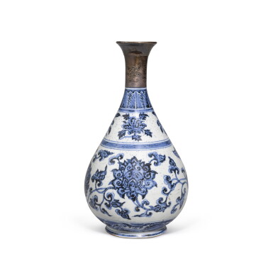 View full screen - View 1 of Lot 157. A rare silver-mounted blue and white vase, Yuhuchun ping Ming dynasty, Hongwu period | 明洪武 青花纏枝蓮紋玉壺春瓶.