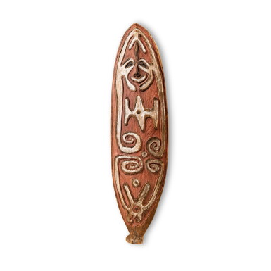 View full screen - View 1 of Lot 55. Planche-esprit Gope, Papouasie-Nouvelle-Guinée | Gope Spirit Board, Papua New Guinea.