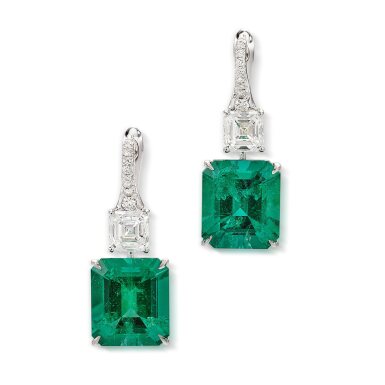 View full screen - View 1 of Lot 325. Pair of Emerald and Diamond Pendent Earrings | 5.37 及 5.31克拉 天然「哥倫比亞」無油祖母綠 配 鑽石 耳墜一對.