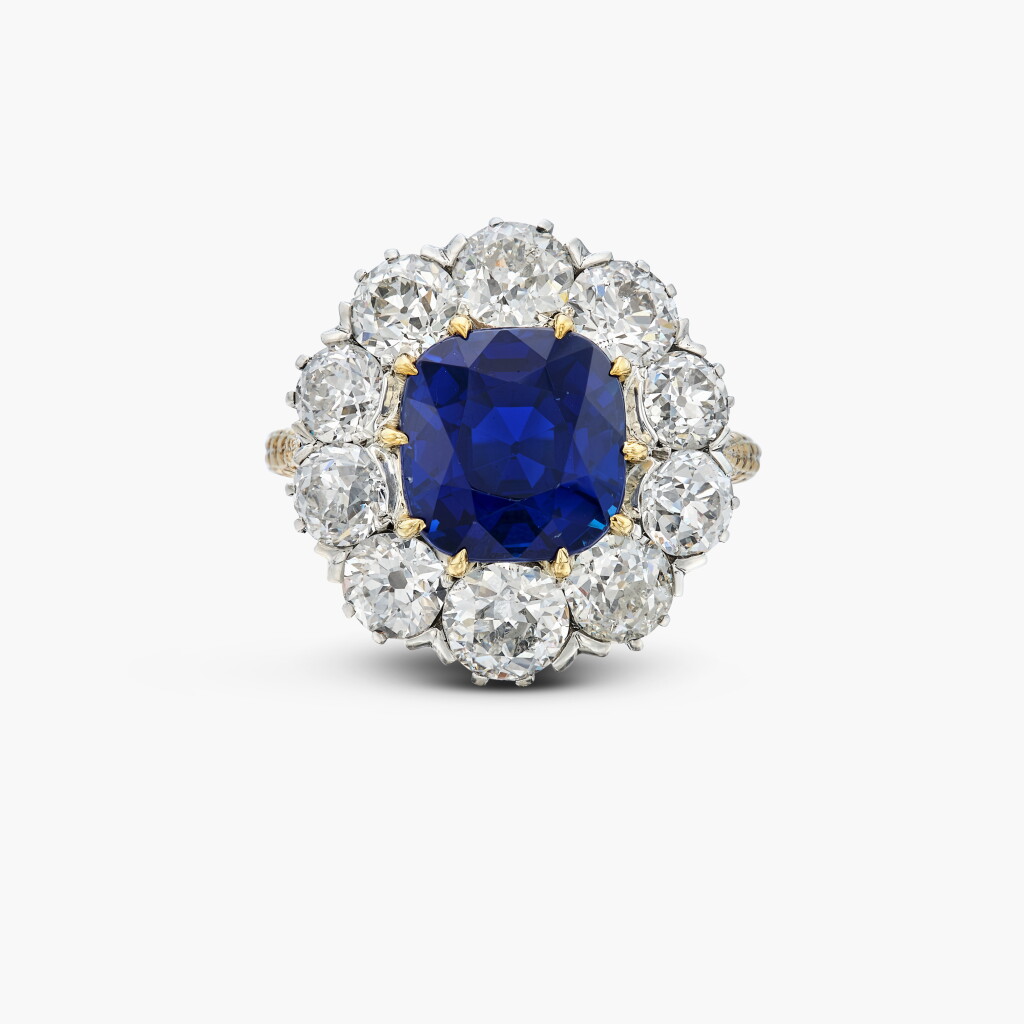 View full screen - View 1 of Lot 39. Sapphire and Diamond Ring 7.16克拉 天然「克什米爾皇家藍」未經加熱藍寶石 配 鑽石 戒指.