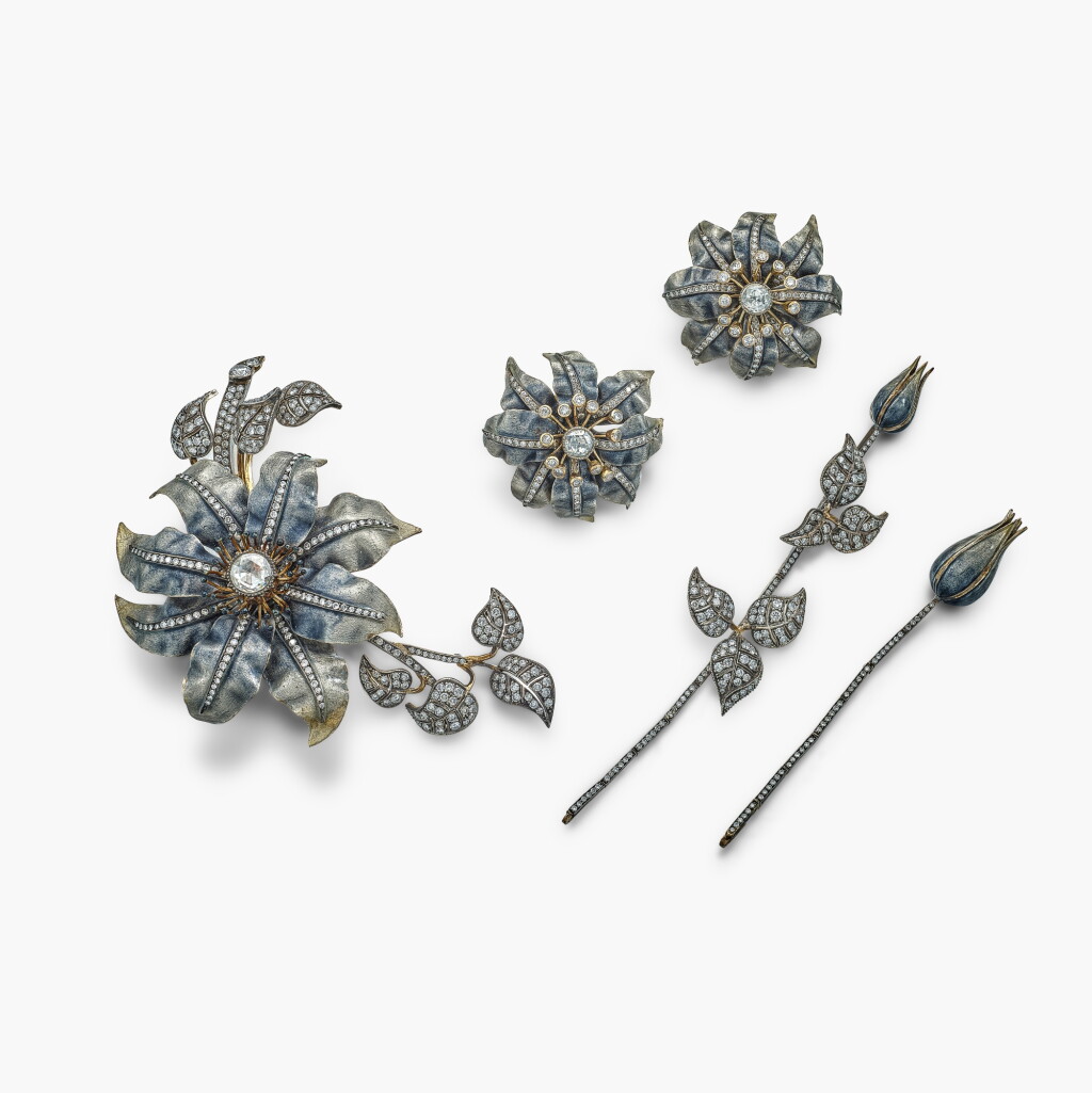 View full screen - View 1 of Lot 1267. Diamond Demi-Parure | 鑽石 胸針 及 耳夾套裝.