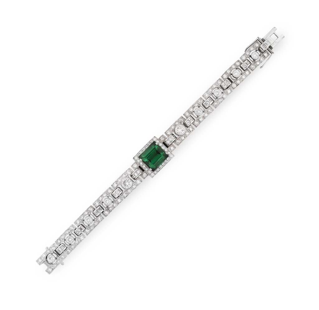 View full screen - View 1 of Lot 30. BRACELET TOURMALINE ET DIAMANTS | TOURMALINE AND DIAMOND BRACELET .