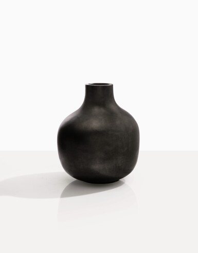 View full screen - View 1 of Lot 50. Important Vase Bonbonne .