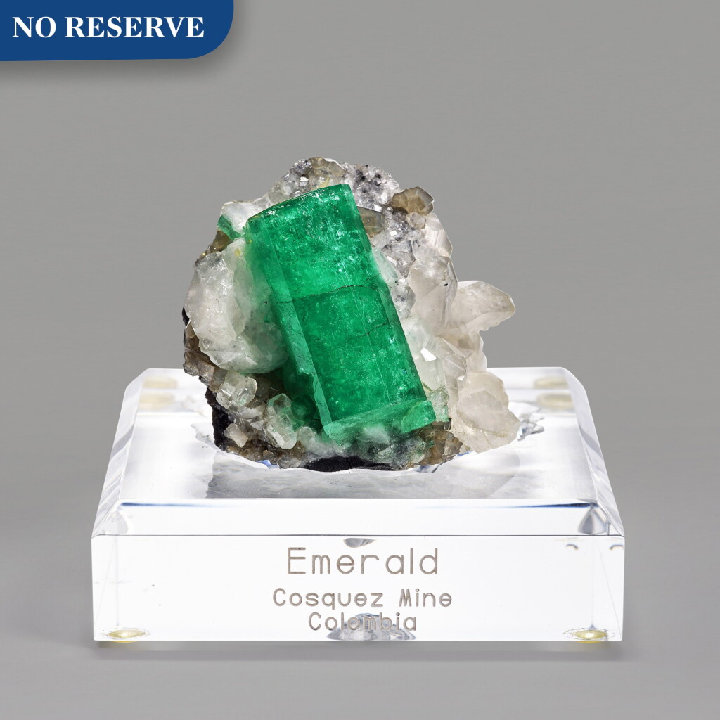 Voir en plein écran - Voir 1 du lot 156. A Fine Colombian Emerald.