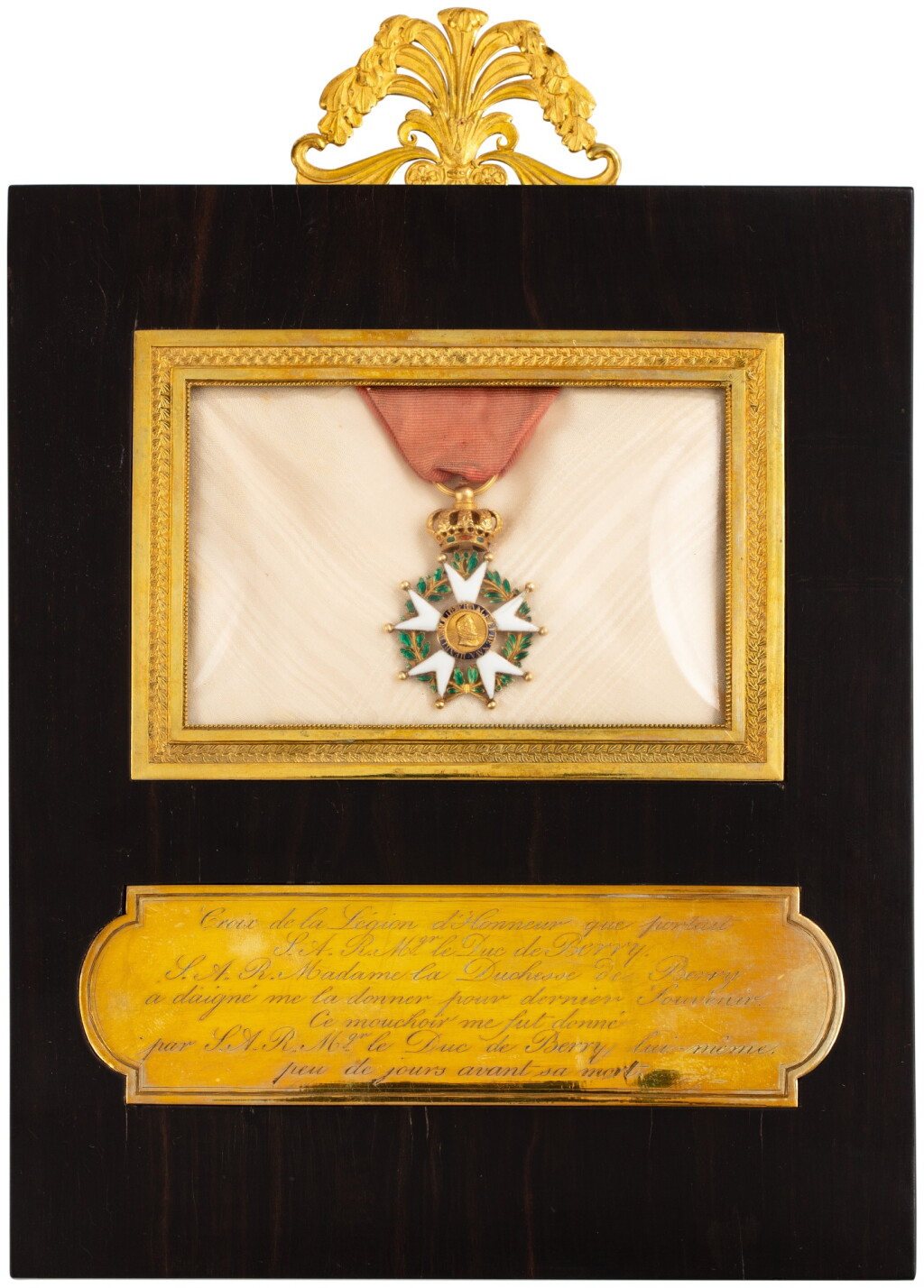 View full screen - View 1 of Lot 580. A Legion of Honour Cross, 19th century, probably from the Duc de Berry | Croix de la légion d'honneur, XIXe siècle, provenant probablement du duc de Berry.