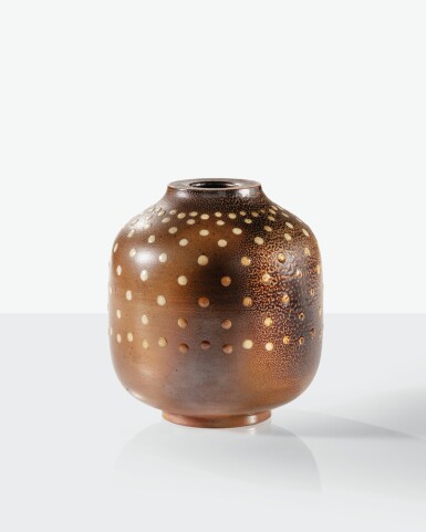 View full screen - View 1 of Lot 24. Vase.