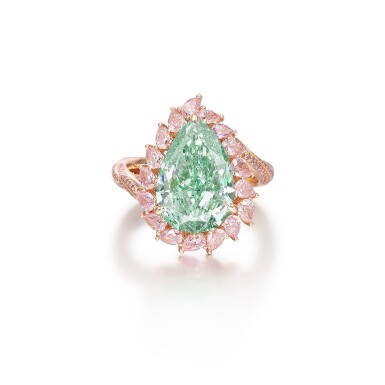 View full screen - View 1 of Lot 1882. A Very Rare and Magnificent Fancy Intense Green Diamond and Diamond Ring | 非常珍罕瑰麗 5.29克拉 濃彩綠色鑽石 配 鑽石 戒指.