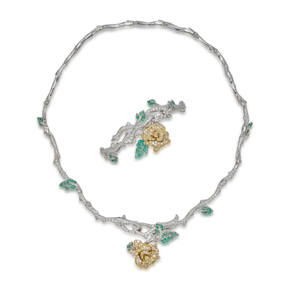 全螢幕檢視 - 查看7Colored Diamond, Diamond and Emerald 'Rose Bagatelle' Necklace and Bracelet, France的1