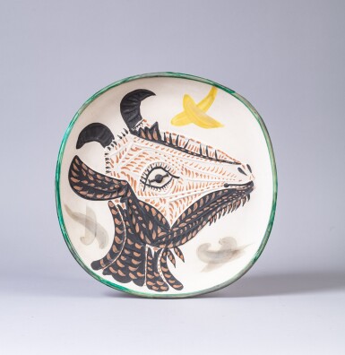 View full screen - View 1 of Lot 282. Tête de chèvre de profil.