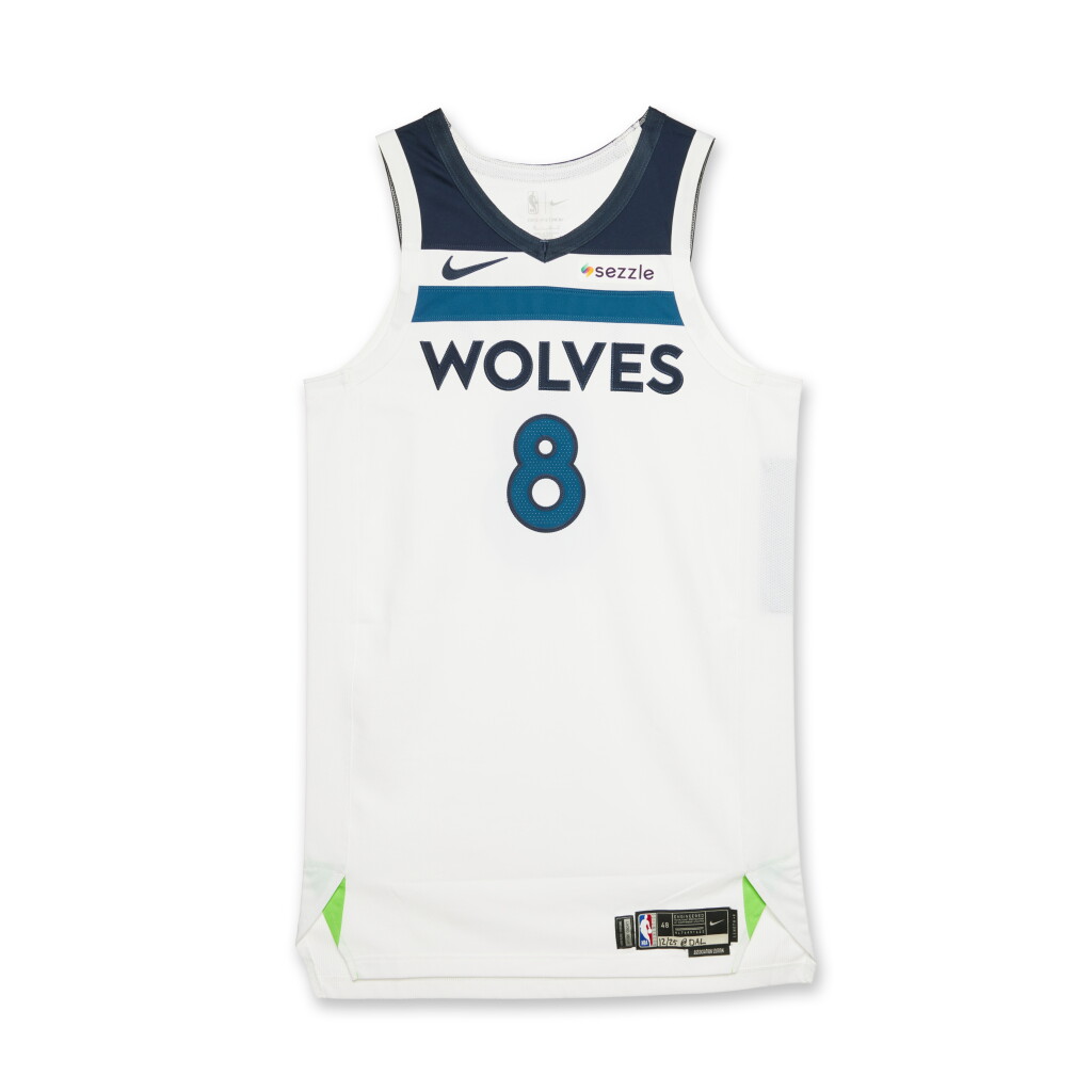全螢幕檢視 - 查看29Josh Minott ‘Christmas Day’ Minnesota Timberwolves 2024-2025 Game Worn Association Edition 的1