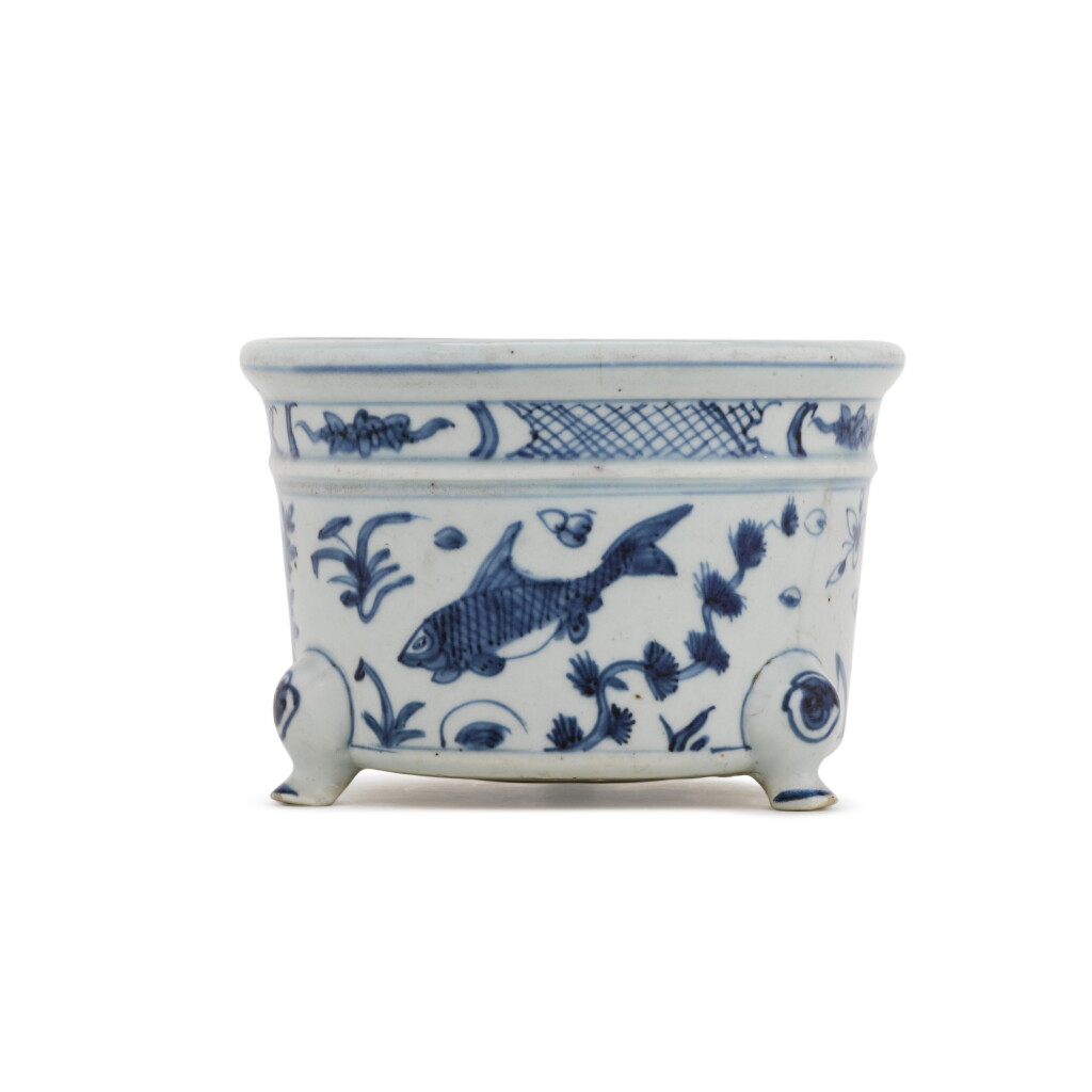 View full screen - View 1 of Lot 16. A small blue and white tripod censer, Ming dynasty, 16th century .