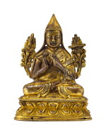 A SMALL GILT-BRONZE FIGURE OF TSONGKHAPA, QING DYNASTY, 18TH CENTURY | 清十八世紀 鎏金銅宗喀巴小坐像