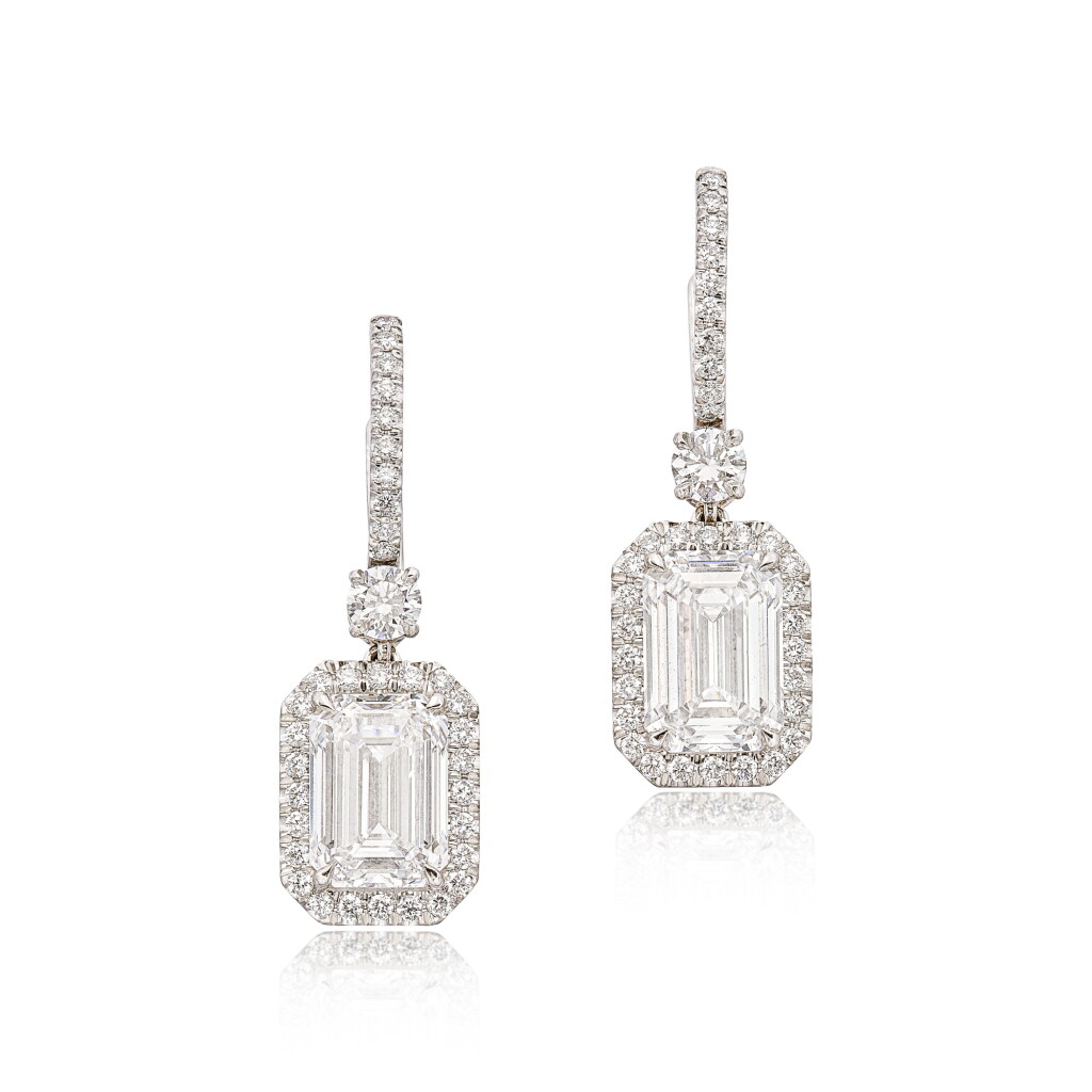 View full screen - View 1 of Lot 1805. Pair of Diamond Pendent Earrings | 3.08 及 3.01克拉 D色 內部無瑕 長方形 鑽石耳墜一對.