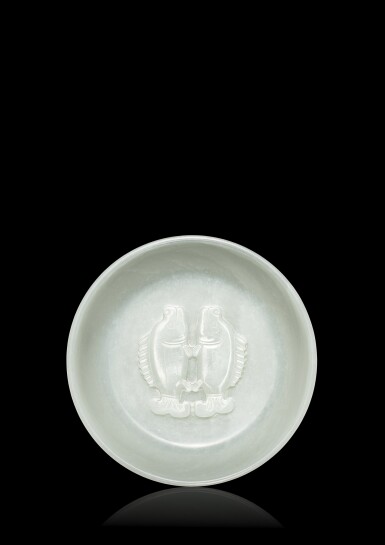 View full screen - View 1 of Lot 3605. A white jade carved 'twin fish' washer, Qing dynasty, 18th century | 清十八世紀 白玉雙魚洗.