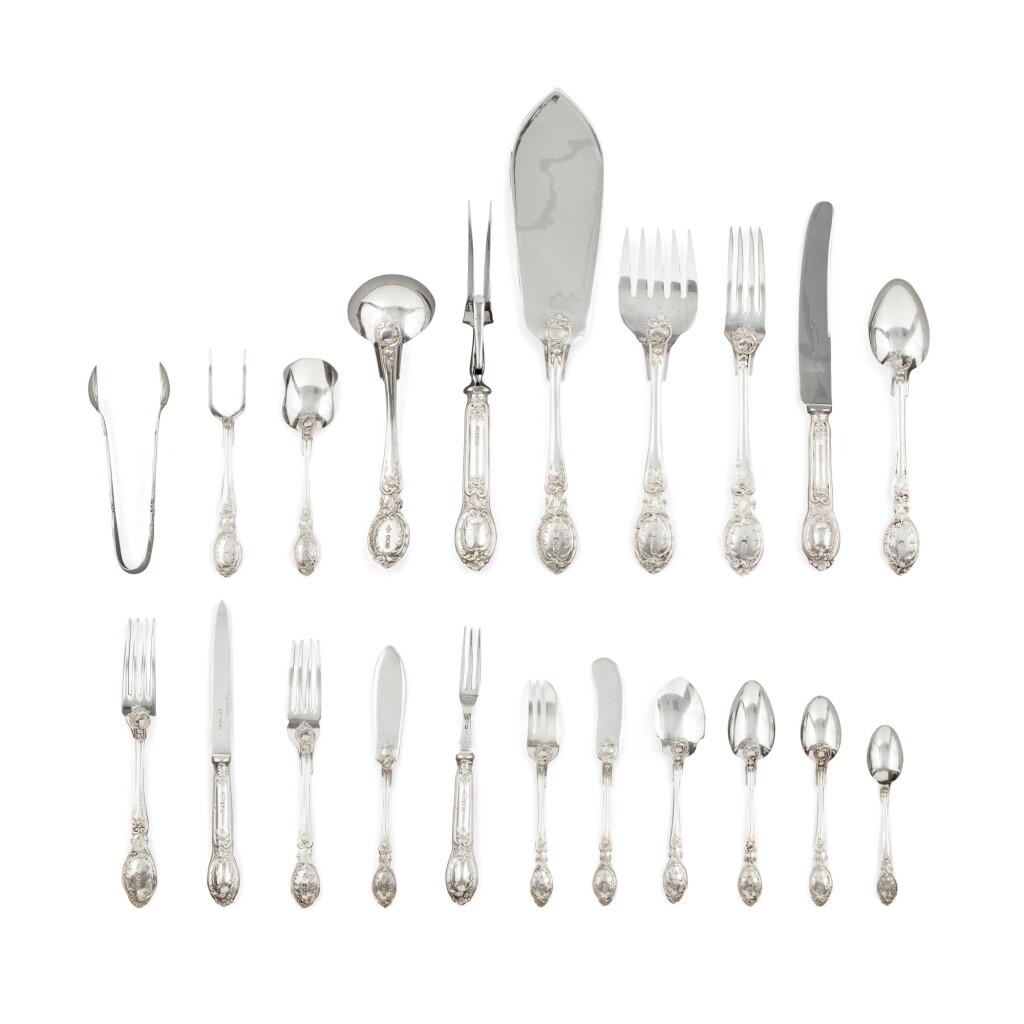 View full screen - View 1 of Lot 363. An English silver 169 -piece flatware partial set, A.E. Poston & Co. Ltd, Sheffield, 1948 Partie de ménagère de 169 pièces en argent par A.E. Poston & Co. Ltd, Sheffield, 1948.